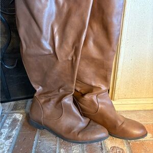 American Eagle By Payless Tan Heeled Boots